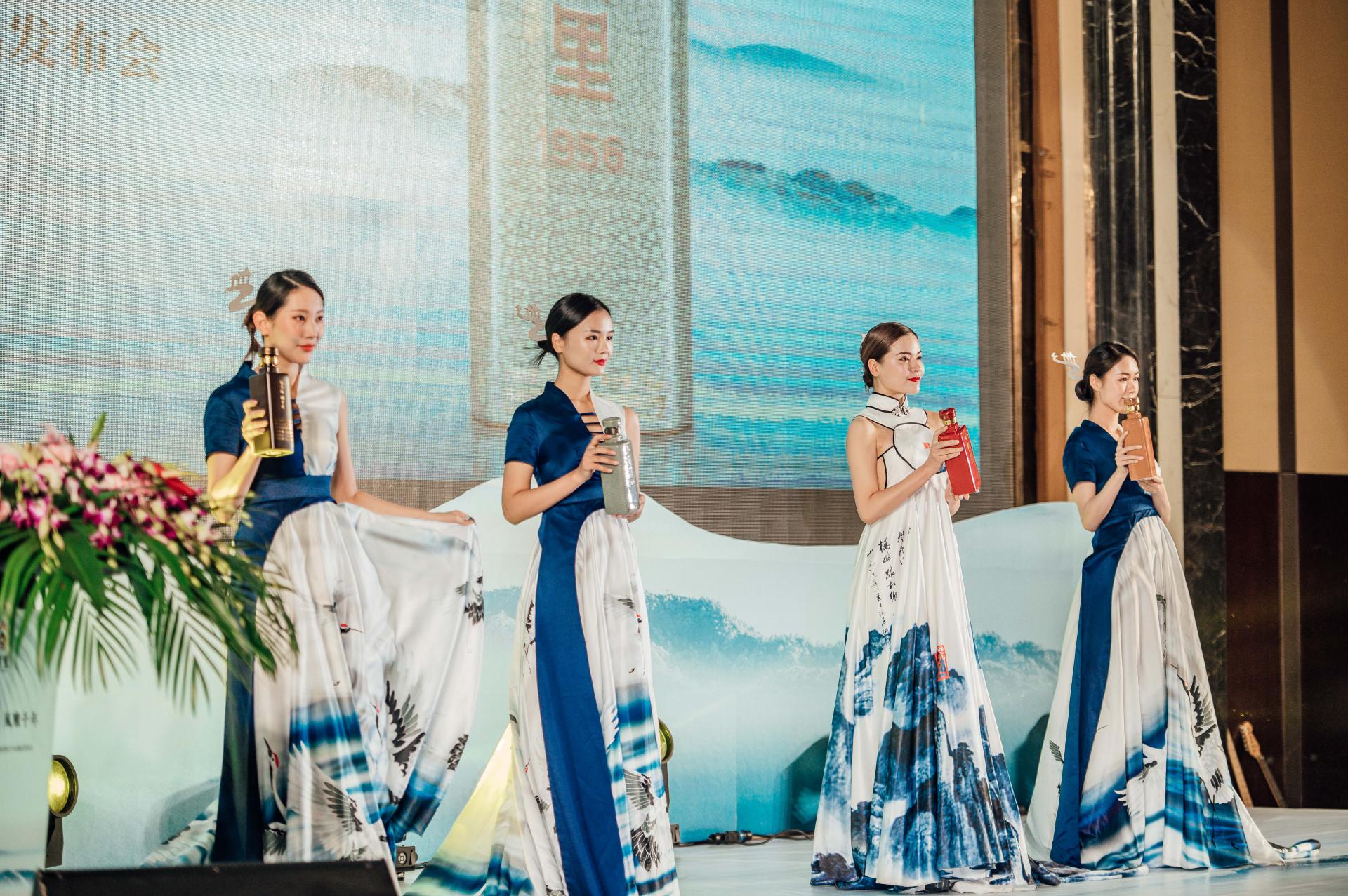 GU6_6467.jpg GU6_6467.jpg